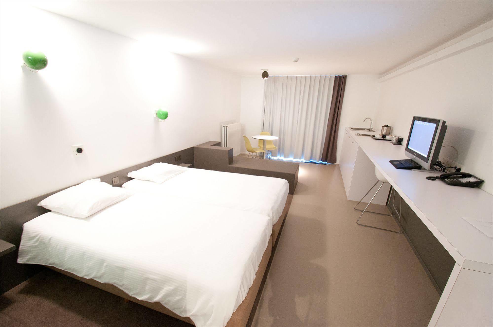 Hotel Corbie Geel Extérieur photo